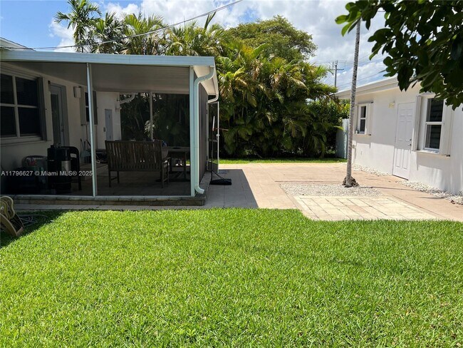 1847 Wiley St in Hollywood, FL - Building Photo - Building Photo