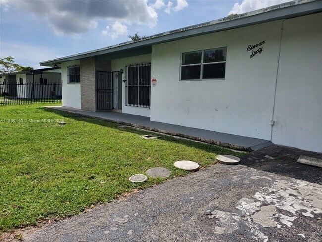 1160 NE 200th Terrace in Miami, FL - Building Photo - Building Photo