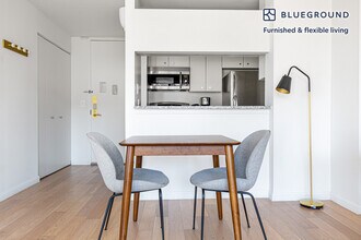 1 Union Square South-Unit -FL17-ID562 in New York, NY - Foto de edificio - Building Photo