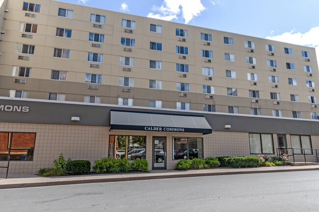 Calder Commons in State College, PA - Foto de edificio - Building Photo