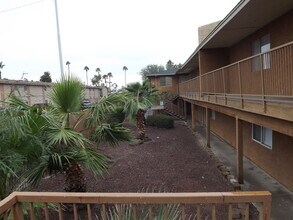 2537 W Georgia Ave in Phoenix, AZ - Building Photo - Building Photo