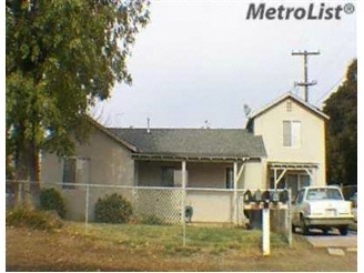 1515 Oregon Dr in Modesto, CA - Foto de edificio - Building Photo