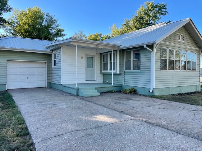 property at 451 N Roosevelt St