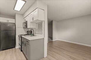 Crossings at Silver Oak in Tulsa, OK - Building Photo