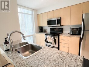 11 Brunel Ct in Toronto, ON - Building Photo - Building Photo