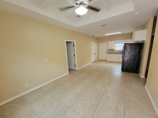 2712 E Franklin Ave in Alton, TX - Building Photo - Building Photo
