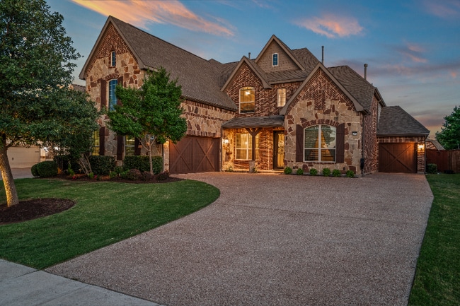 2812 Waverley Dr