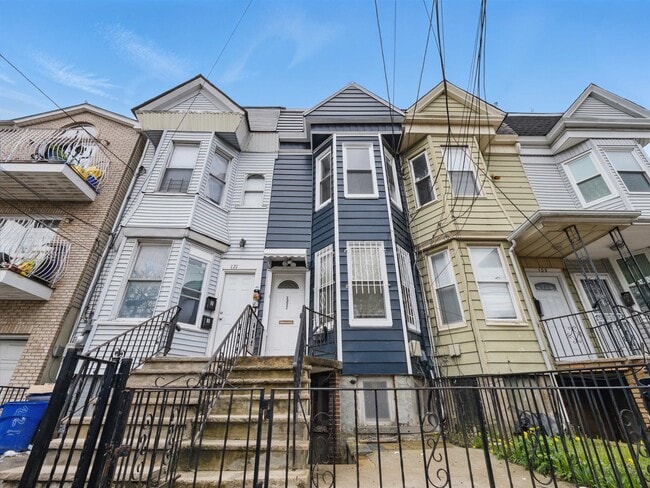 property at 121 Kearney Ave