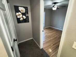 5 Pastoral Ct in Florissant, MO - Foto de edificio - Building Photo