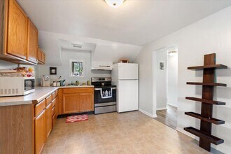 1929 Schlimgen Ave, Unit Unit2 in Madison, WI - Building Photo - Building Photo