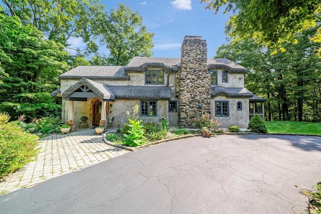 property at 5 Shingle House Rd