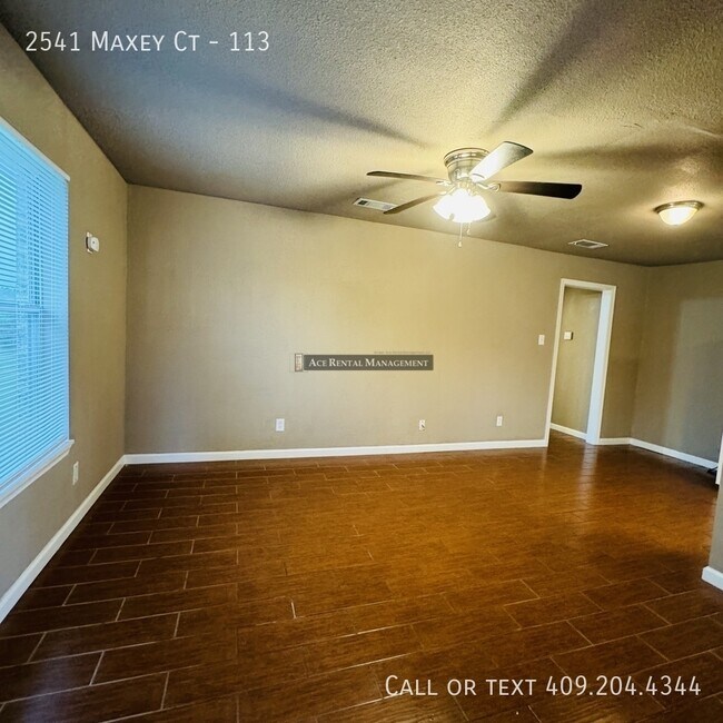 2541 Maxey Ct in Silsbee, TX - Building Photo - Building Photo