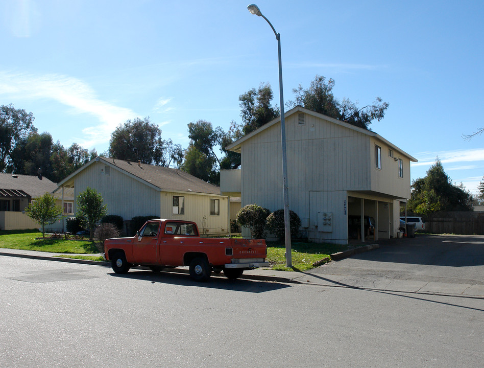 2425 Kenton Ct in Santa Rosa, CA - Building Photo