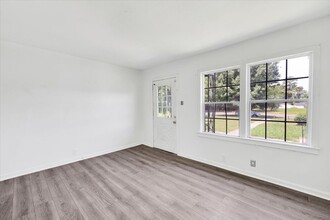 3005 Avenue J in Birmingham, AL - Building Photo - Interior Photo