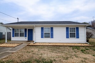 1134 Timothy Ave in Oak Grove, KY - Building Photo