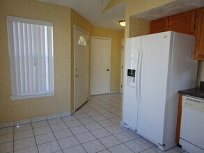812 Wilderness Way in Newport News, VA - Building Photo - Building Photo