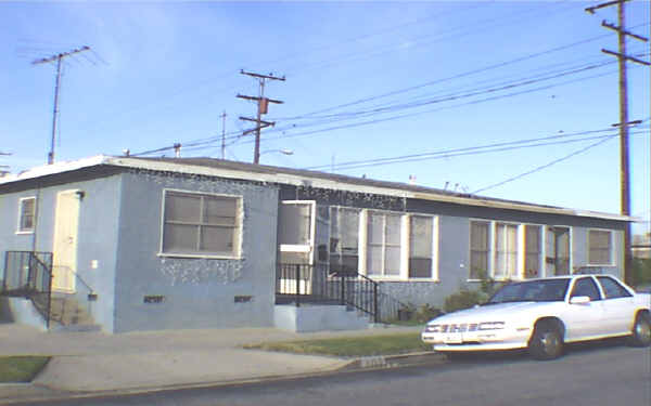 16125 Clark Ave in Bellflower, CA - Building Photo - Building Photo