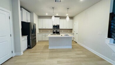 812 Long Run in Liberty Hill, TX - Building Photo - Building Photo