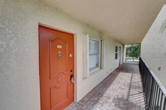14747 Cumberland Dr in Delray Beach, FL - Building Photo - Building Photo
