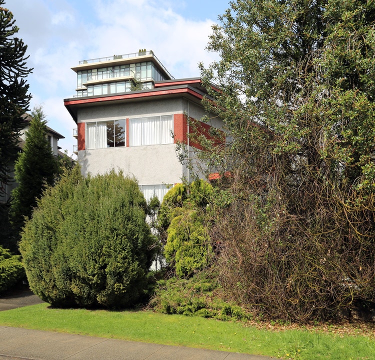 1045 W 10th Ave in Vancouver, BC - Building Photo