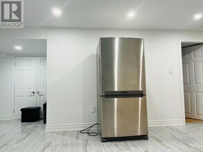 19 Dundee Crescent in Markham, ON - Building Photo - Building Photo
