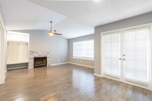 14600 Fonmeadow Dr in Houston, TX - Building Photo