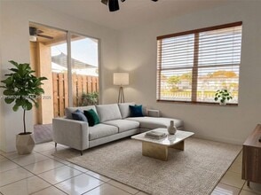 11541 NW 68th Terrace in Doral, FL - Building Photo - Building Photo