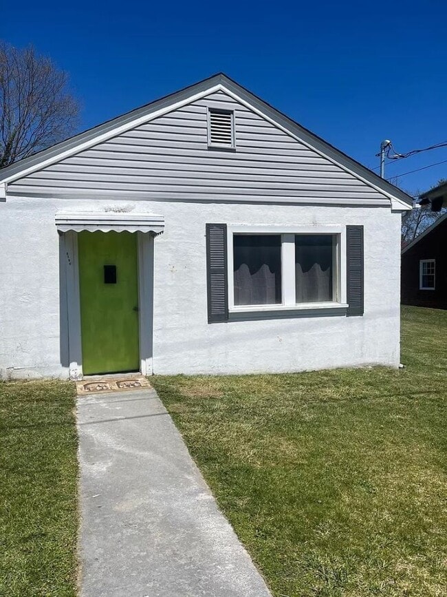 1613 Newton St in Bristol, VA - Building Photo - Building Photo