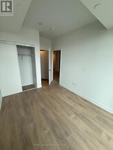 1 Fairview Rd E in Mississauga, ON - Building Photo - Building Photo