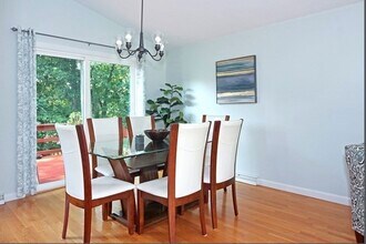 88 St Mary St in Needham, MA - Building Photo - Building Photo