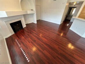 900 Heavenly Hill Ct in Las Vegas, NV - Building Photo - Building Photo