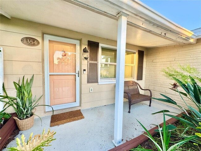 1354 Linstock Dr in Holiday, FL - Building Photo - Building Photo