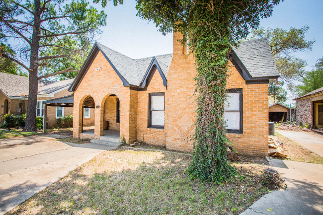 2411 21st St in Lubbock, TX - Building Photo - Building Photo