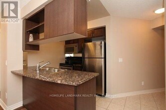 2325 Central Park Dr in Oakville, ON - Building Photo - Building Photo
