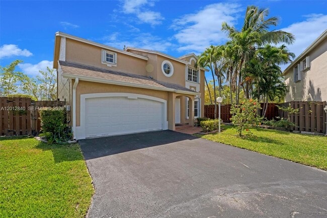 10065 NW 54th Terrace in Miami, FL - Building Photo - Building Photo