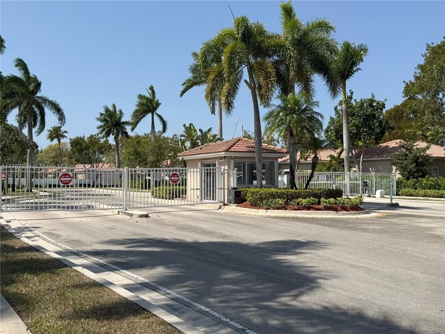 12951 NW 5th Ct in Pembroke Pines, FL - Building Photo - Building Photo