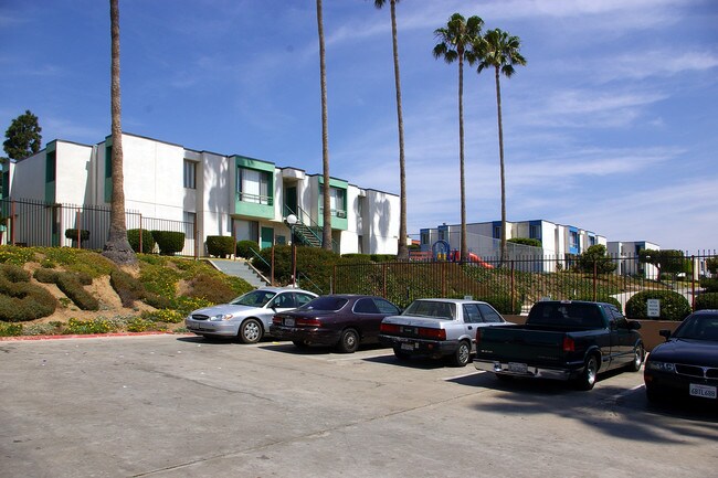 SeaBreeze in San Diego, CA - Building Photo - Building Photo