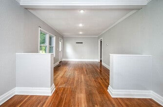 120 E Screven St in Milledgeville, GA - Building Photo - Building Photo