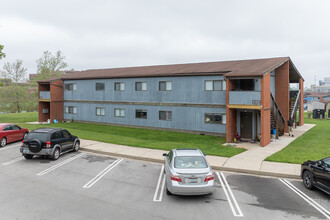 Greg Page Stadium View in Lexington, KY - Foto de edificio - Building Photo