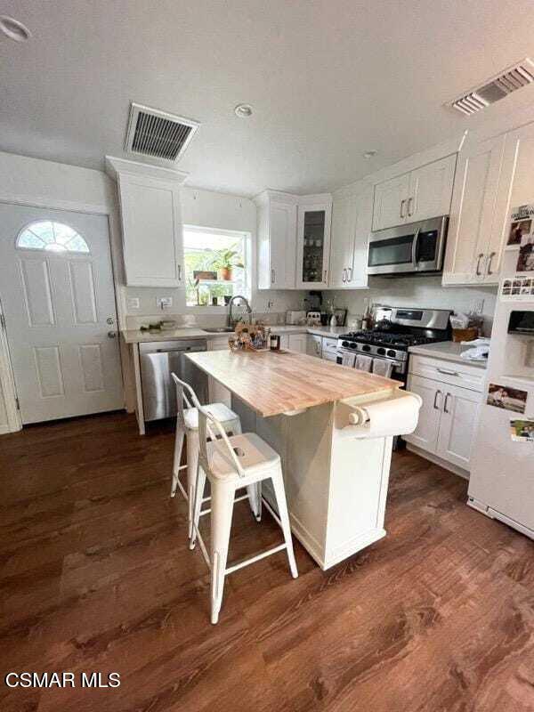 property at 6619 Daryn Dr