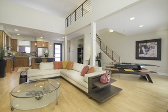 350 E Mission St-Unit -UNIT 203 in San Jose, CA - Building Photo - Building Photo