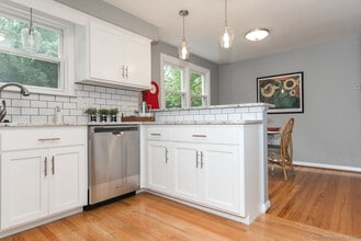25 Mountain View Dr in Rocky Hill, CT - Building Photo - Building Photo