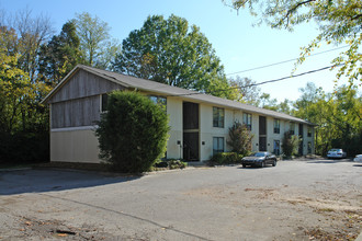 Treetop Apartments in Nashville, TN - Building Photo - Building Photo