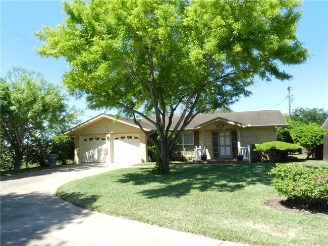 1123 W Samano St in Edinburg, TX - Building Photo - Building Photo