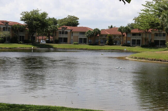 4799 Via Palm Lakes in West Palm Beach, FL - Building Photo - Building Photo