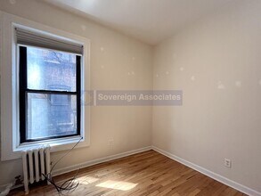209 W 102nd St in New York, NY - Building Photo - Building Photo
