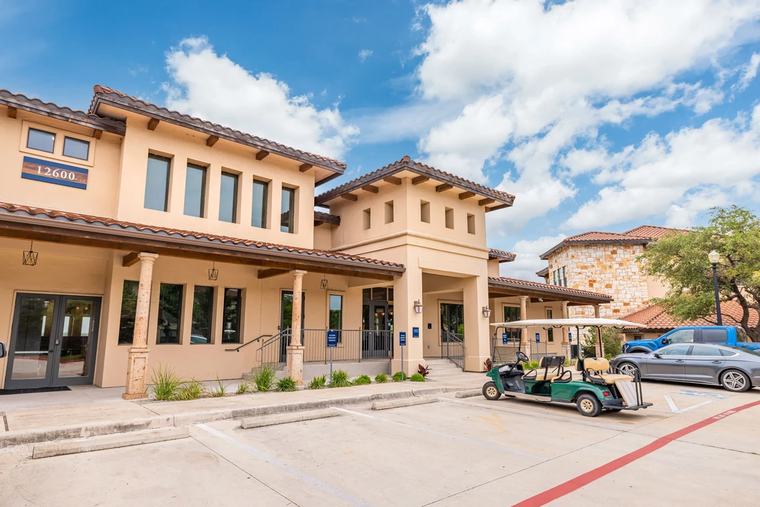 Muir Lake in Cedar Park, TX - Building Photo