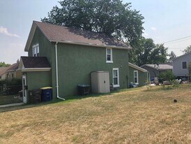 802 3rd Ave SE in Jamestown, ND - Building Photo