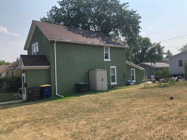 property at 802 3rd Ave SE