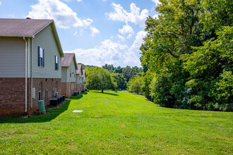 Cobblestone Apartments in Clarksville, TN - Foto de edificio - Building Photo